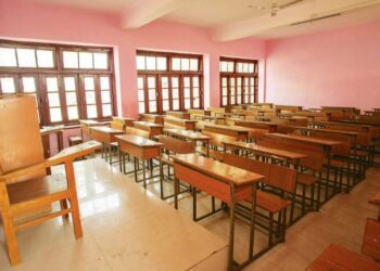 === Sorry State of Education === 146 schools, 61 teachers in J&K function with zero enrollments