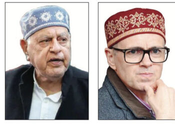 Dr Farooq, Omar greet people on Hazrat Ghaus-e-Azam (RA) Urs