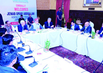 CM for attracting investment, strengthening manufacturing base in J&K