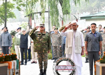 LG lays wreath to Army Breavehearts