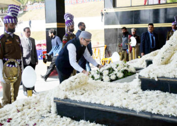 CM Omar pays tribute to police martyrs