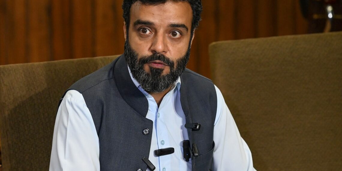 Budgam protests Dy CM’s remarks on MP Ruhullah