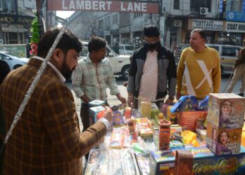 Sgr shines bright: Diwali celebrations light up hearts in J&K.