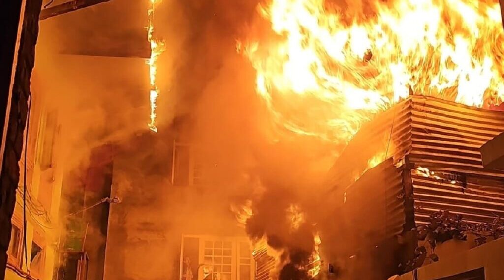 Fire damages 9 houses, godown in Habba Kadal