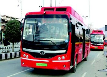 ‘Minibus operators flout rules in Srinagar’