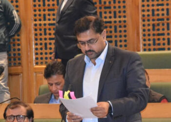 Govt assures no shortage of food grains in Keran, Jamgund