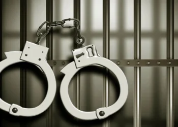 Police arrest 5 absconders
