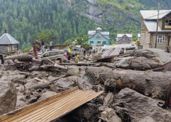 === Floods, cloudbursts ===  21,573 structures damaged in Jammu, 980 in Kashmir