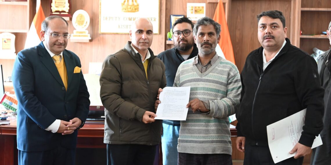 PMAY-U 2.0 : DC hands over award letters to beneficiaries