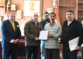 PMAY-U 2.0 : DC hands over award letters to beneficiaries