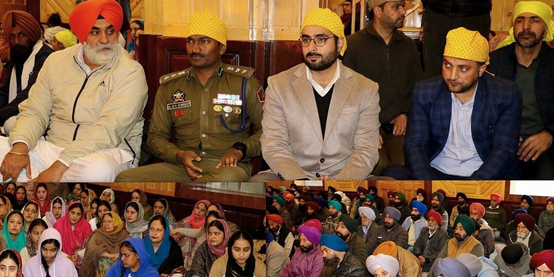 DC, SSP Srinagar visit Gurudwara Chhati Padshahi