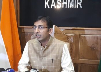 Div Com administers ‘Nasha Mukt’ pledge