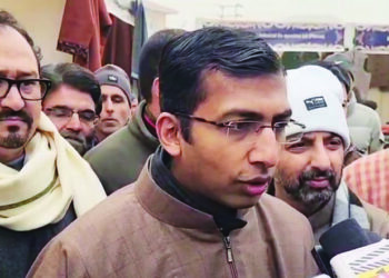 Pheran Day:Div Com Kashmir lauds artisans for preserving craft legacy