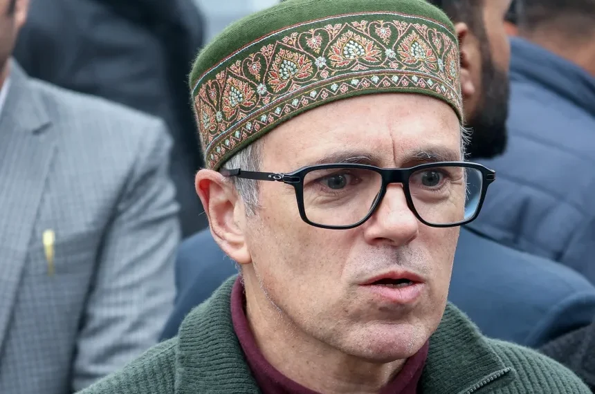Omar slams Nitish over hijab incident, recalls Mehbooba’s ‘burqa episode’