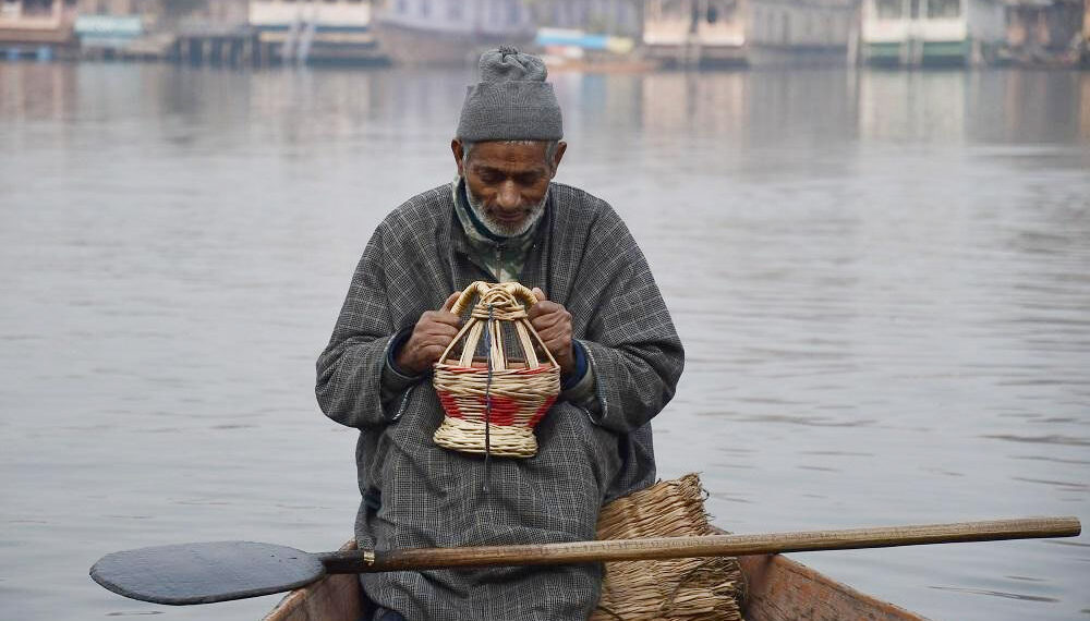 Sub-zero nights grip Kashmir, dry spell likely to continue