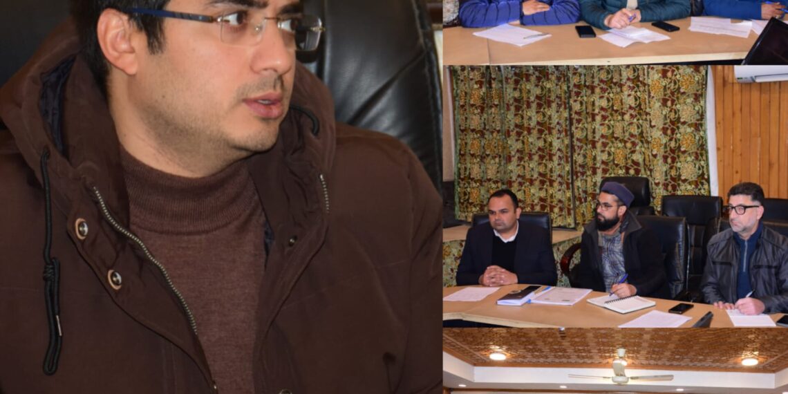 SMC Commissioner reviews EESL street-light project