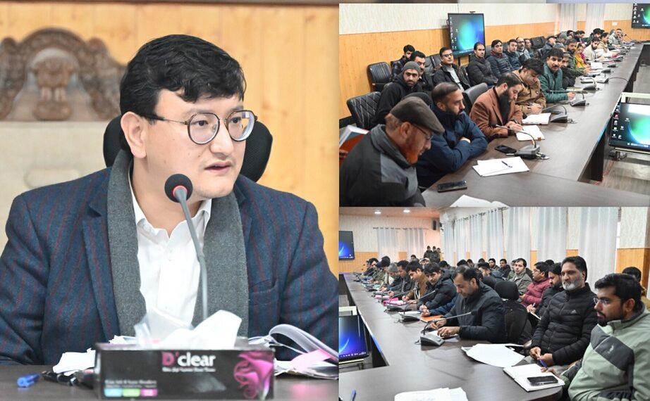 DC Baramulla reviews implementation of PM-SYM Scheme