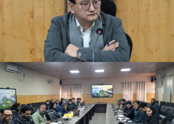 DC Baramulla reviews CSR, Award Money Projects