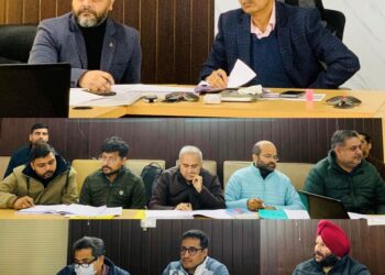 DC Kathua reviews progress of PWD sector schemes