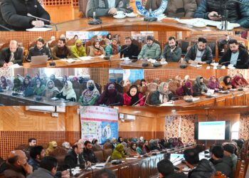 Shopian holds training on climate-linked health challenges 