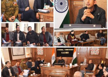 Div Com Kashmir reviews traffic management proposals for Srinagar