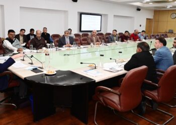 CM asks Jal Shakti Dept to focus on 100% saturation of FHTCs