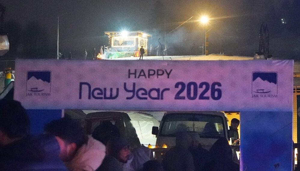 === New Year Celebrations ===  Amid surge in tourist arrivals, security enhanced in Kashmir