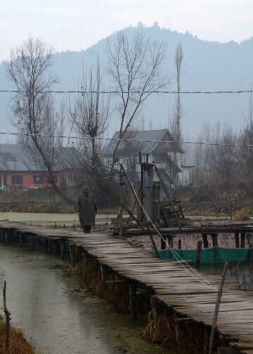 Cold conditions prevail in J&K