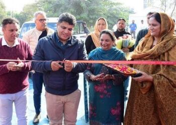 Sarmad Hafeez inaugurates Exhibition-cum-Sale at Kala Kendra