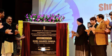 LG Sinha lauds HRDS India for rebuilding shattered homes in J&K