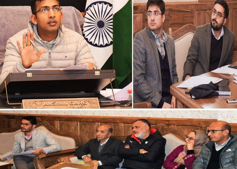 SMDA Projects: Div Com Kashmir reviews physical, financial progress