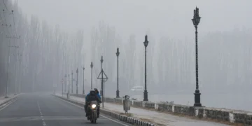 Temperatures dip across Kashmir, fog in Jammu plains