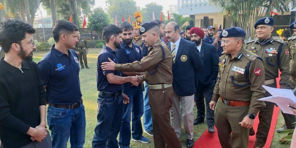 DGP Prabhat, officers honour deaf cricketers, Para Judo medallists