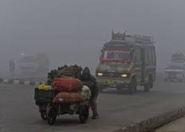 Fog blankets Kashmir, travel disrupted