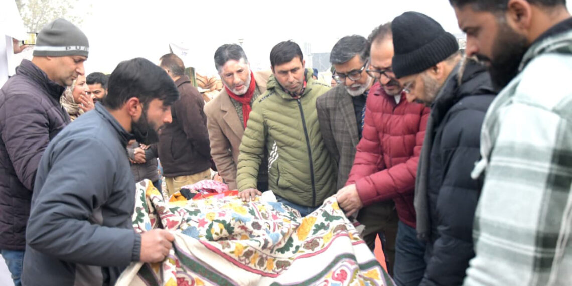 2-day trainee products sale begins at Numaish Gah in Srinagar