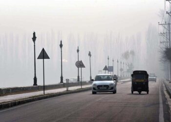 Night temps witness marginal rise in J&K, fog persists