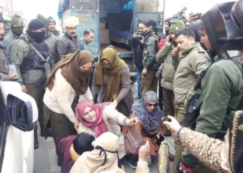 Anganwadi workers protest, demand wage hike