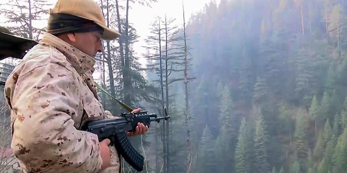 Hunt intensified for terrorists in snowbound Kishtwar, internet barred