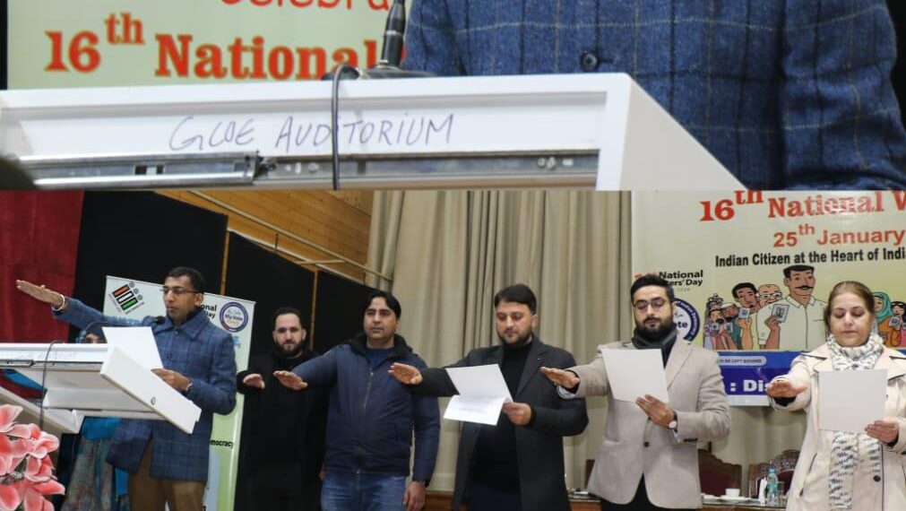 Div Com, DC Srinagar mark Voters Day, felicitate BLOs