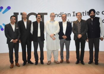 CM explores collaboration opportunities during Mumbai visit