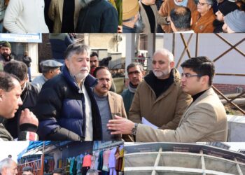 DC Srinagar flags off FMD vaccination drive across district