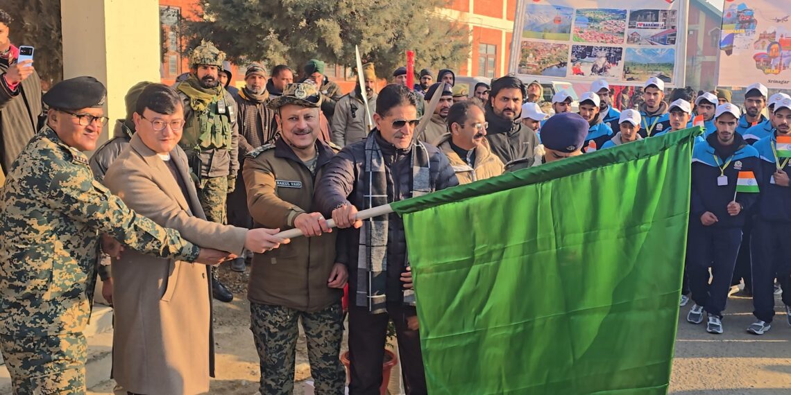DC Baramulla Flags off Students for Bharat Darshan Tour