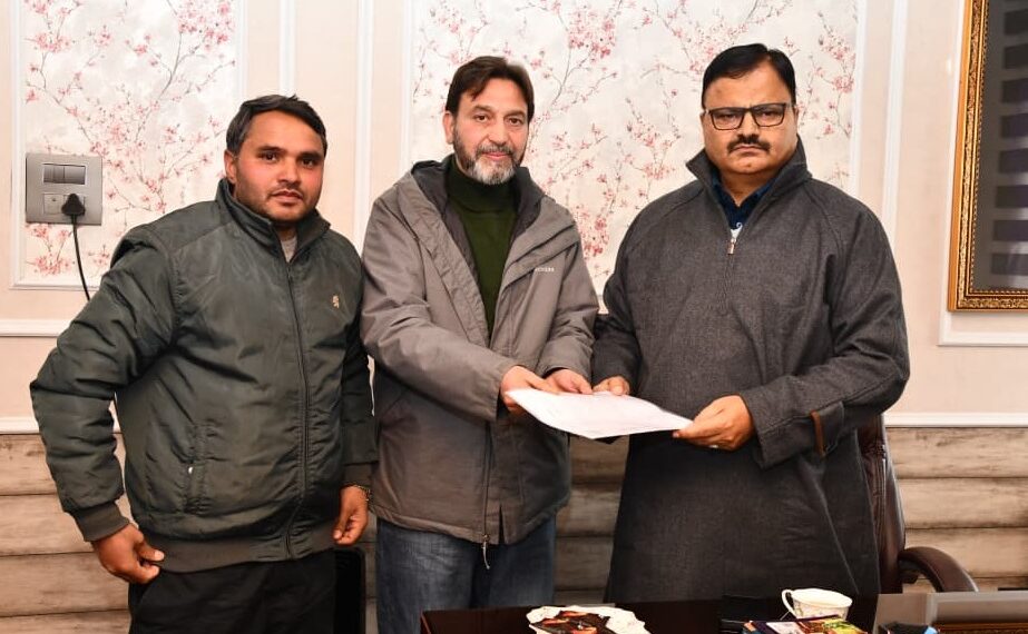 Deputations call on Javed Rana