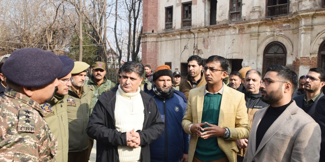 Div Com Kashmir inaugurates parking facility at old secretariat