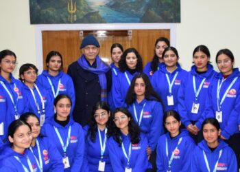 LG interacts with youth who attended Viksit Bharat Young Leaders Dialogue