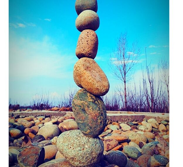 Meet the stone-balancer of Kashmir