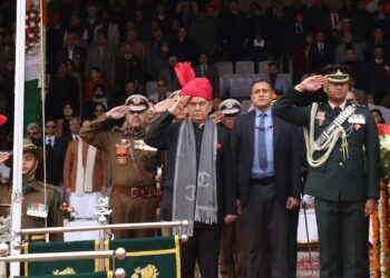 LG unfurls National Flag