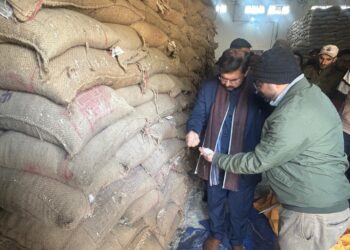 Satish Sharma inspects FCI godowns, emphasises quality foodgrains for PDS