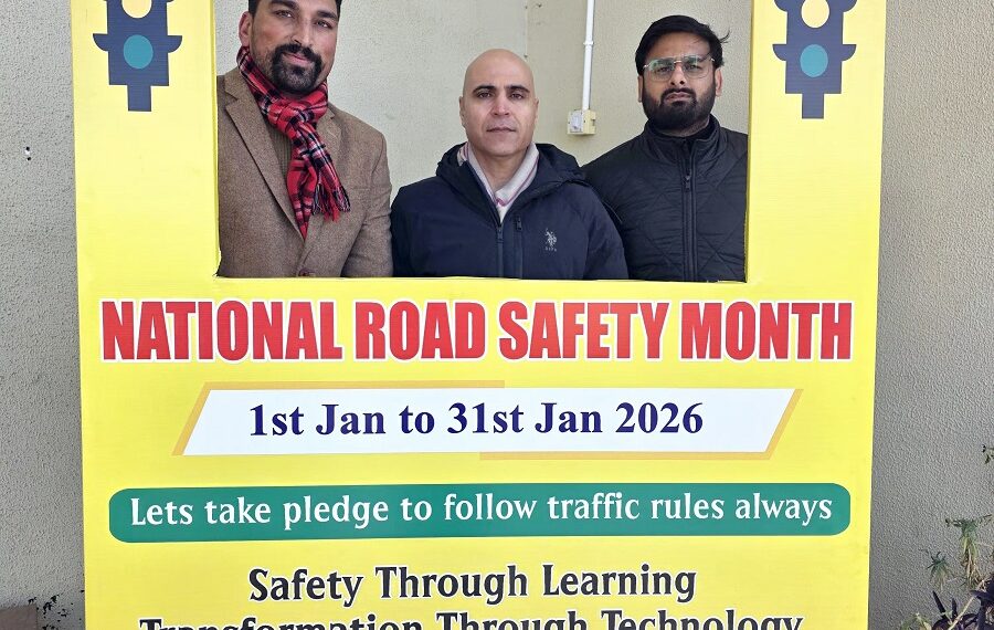 Selfie booth at DC Office Kishtwar promotes road safety awareness