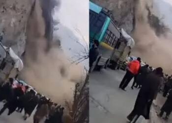 Baramulla-Uri highway hit by landslide, traffic snarled